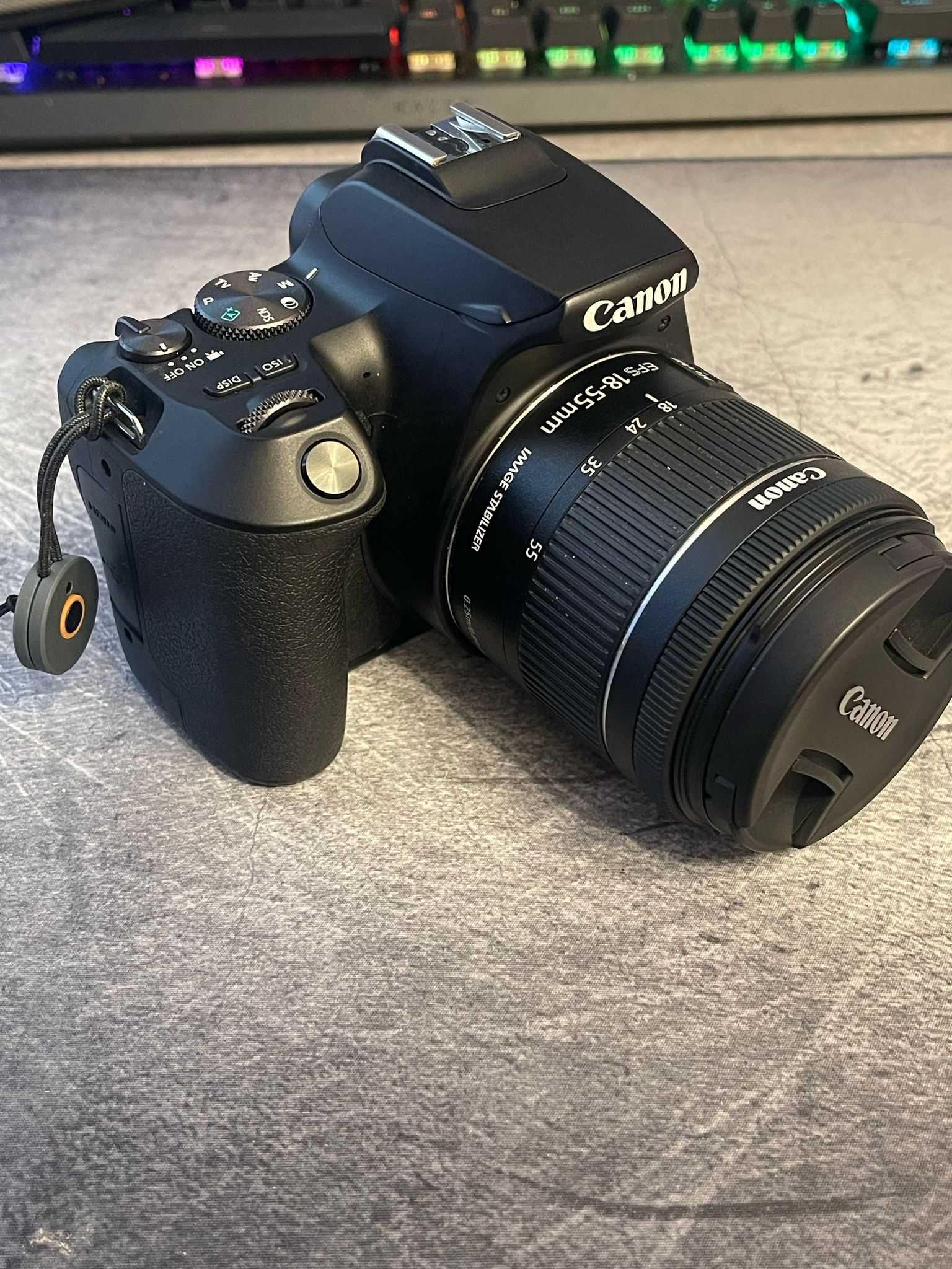Canon 250D + obiectiv 18-55 f4-5.6 IS STM cu garantie