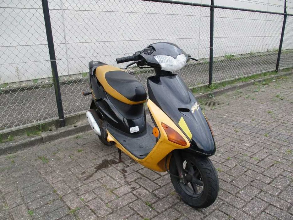 Inchiriere scuter Honda SFX50 2T 50cc Bucuresti 190 lei saptamana