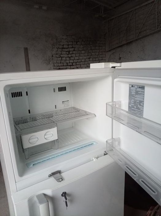 Холодильник LG сотилади продаётся