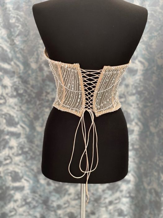 Корсет декориран с перли
