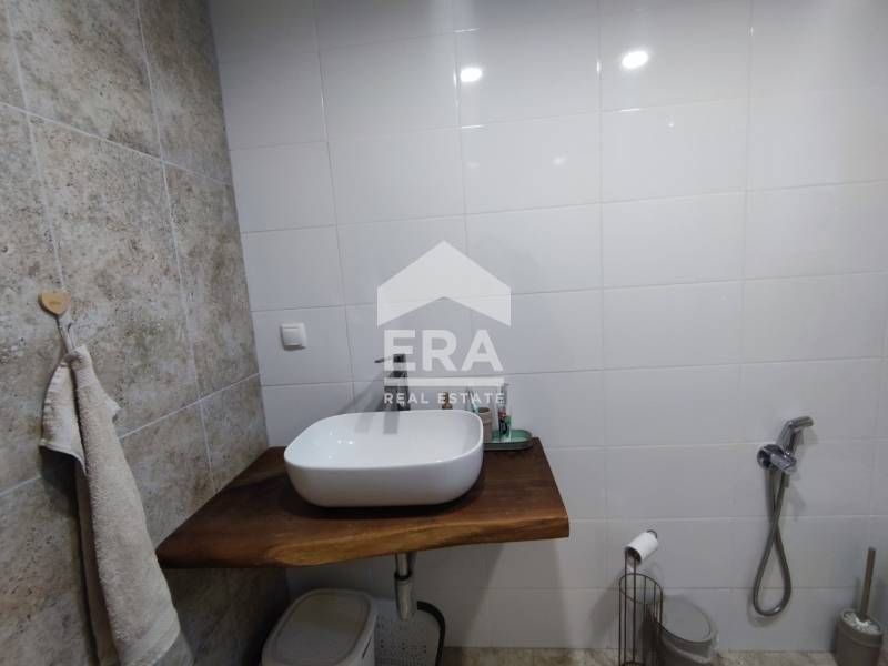 Прекрасна къща в село Крепост