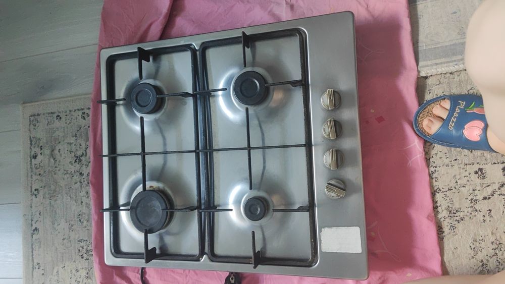 Продам газовую плиту