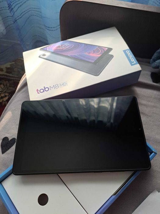 Tableta Lenovo Tab M8