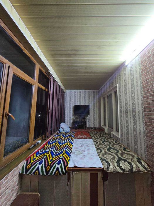 3 хоналик 4 этаж 6 микр, 70 конечка