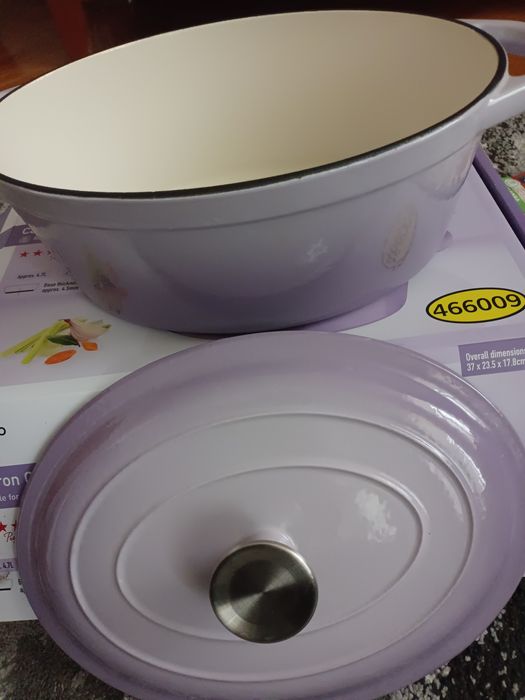 Vând oala fonta emailata 4.7 l