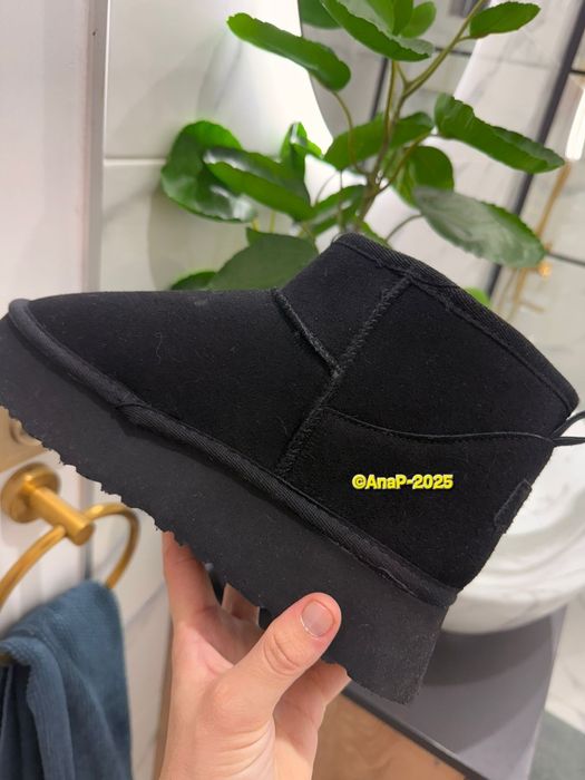UGG clasice, negre