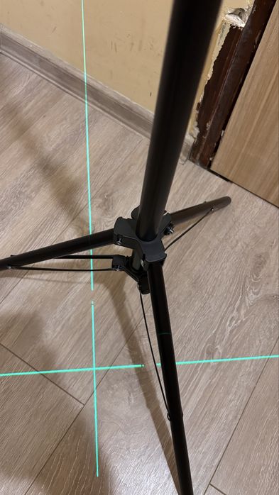 12 линии лазерен нивелир със зелени линии + статив + магнитна стойка