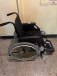Scaun carut rulant handicap dizabilitati batrani (ca nou)
