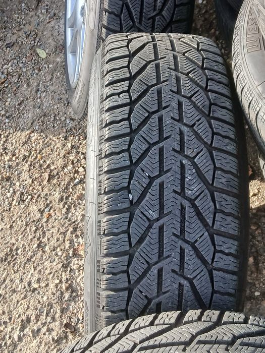 Vând jante ORIGINALE Mercedes R17+ CAUCIUCURI iarnă