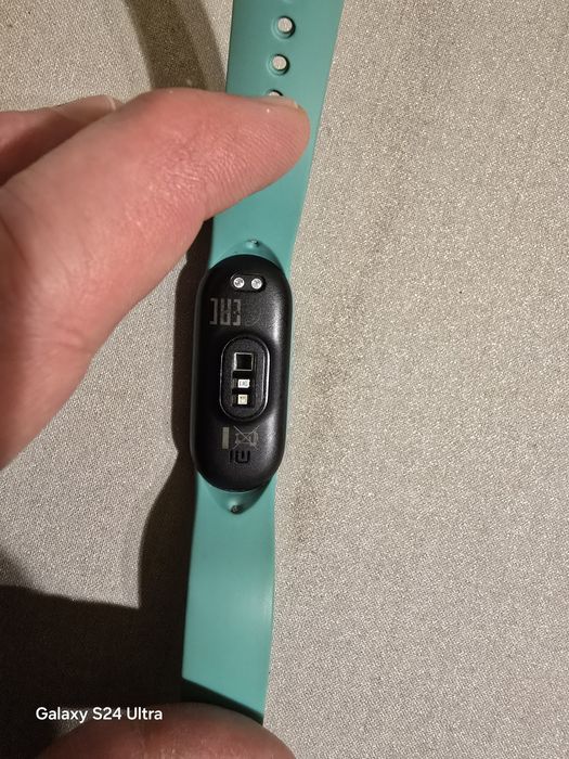 Brățară fitness XIAOMI MI BAND 6 cu 3 curele noi gratuite