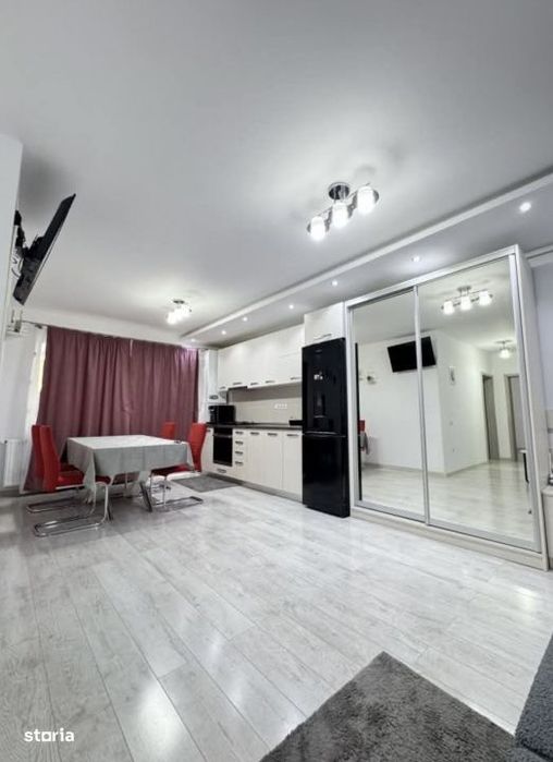 Apartament spatios 3 camere, 2 bai, mobilat modern, zona Sesul de Sus