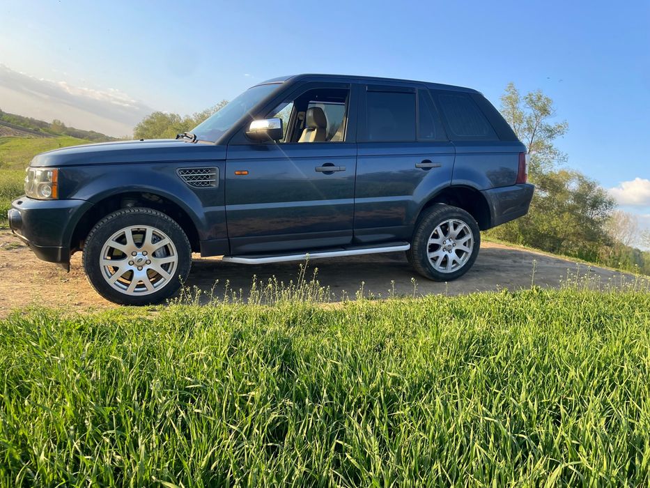 Vând Land Rover ,mașina se deplaseaza fara probleme