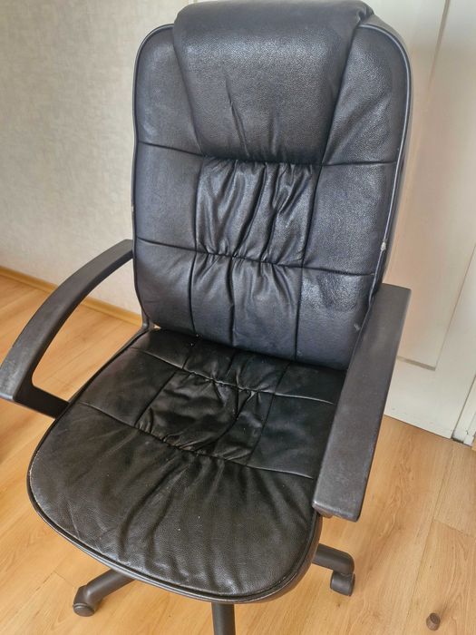 Офис стол от естествена кожа