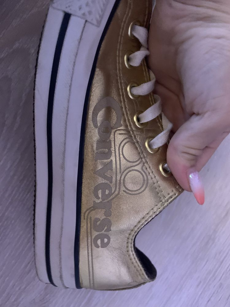 Adidasi Converse