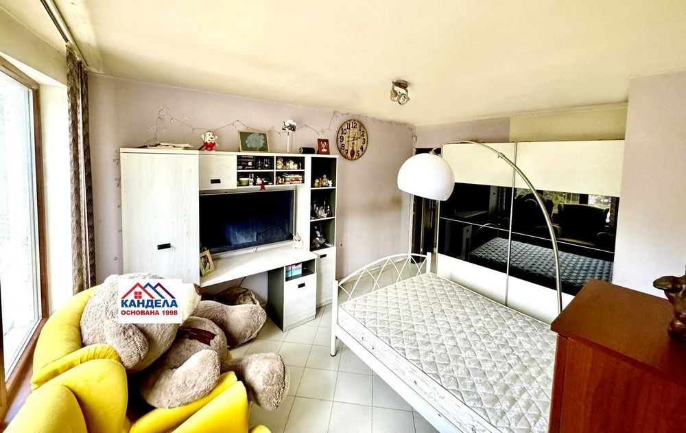 Продава се Тристаен апартамент в Бургас, Братя Миладинови - 75 кв.м за 1760 €/кв.м - Снимка #4