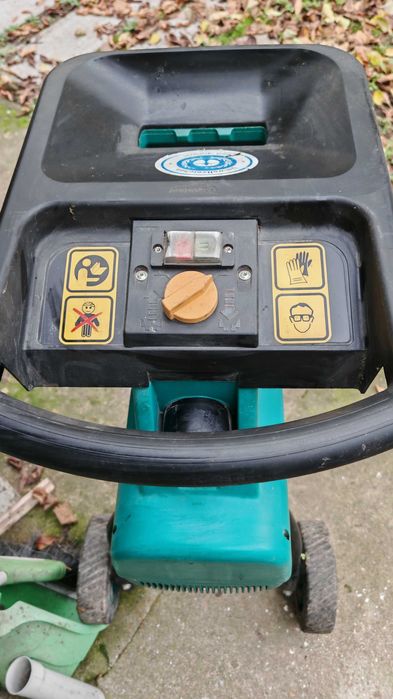 Шредер за клони Бош 2200в