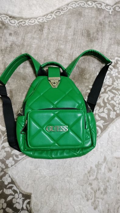 Сумка Рюкзак  Guess, совершенно новый. Цена окончательная