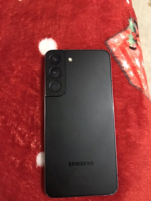 Samsung Galaxy S22 – 128GB / 8GB RAM – Negru – Liber de rețea