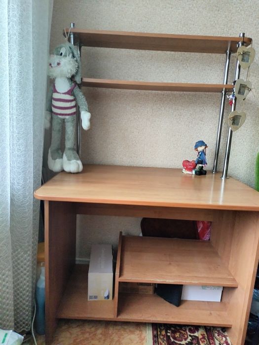 Продам письменный стол