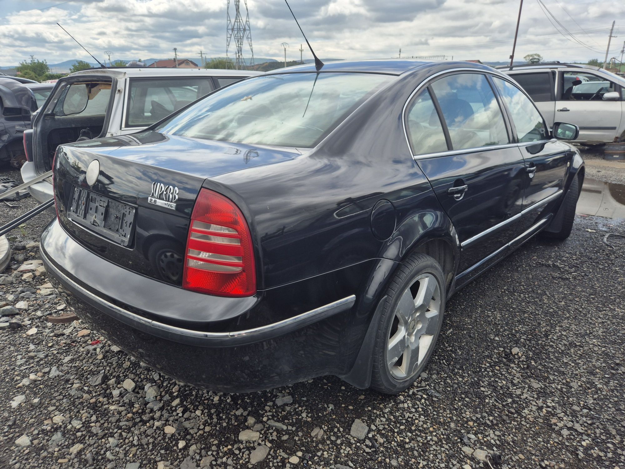 Dezmembrez Skoda Superb 2002 2.8 V6 Benzina Automata