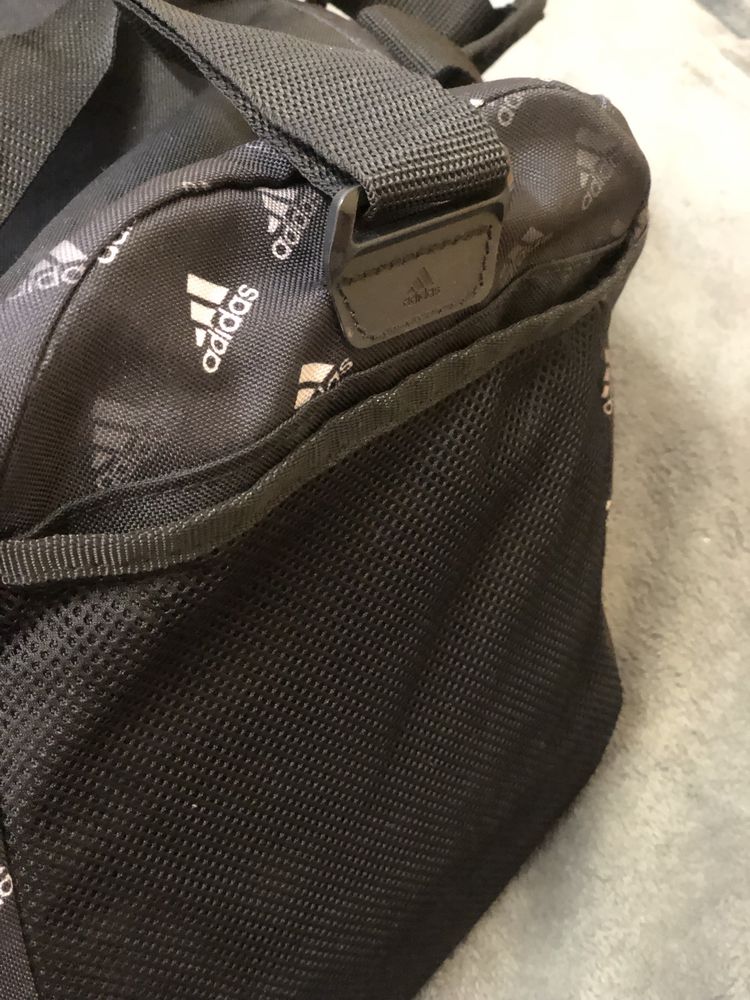 Сак Adidas- в отлично състояние