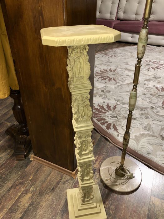 Picior sculptat coloana piedestal postment suport flori stativ