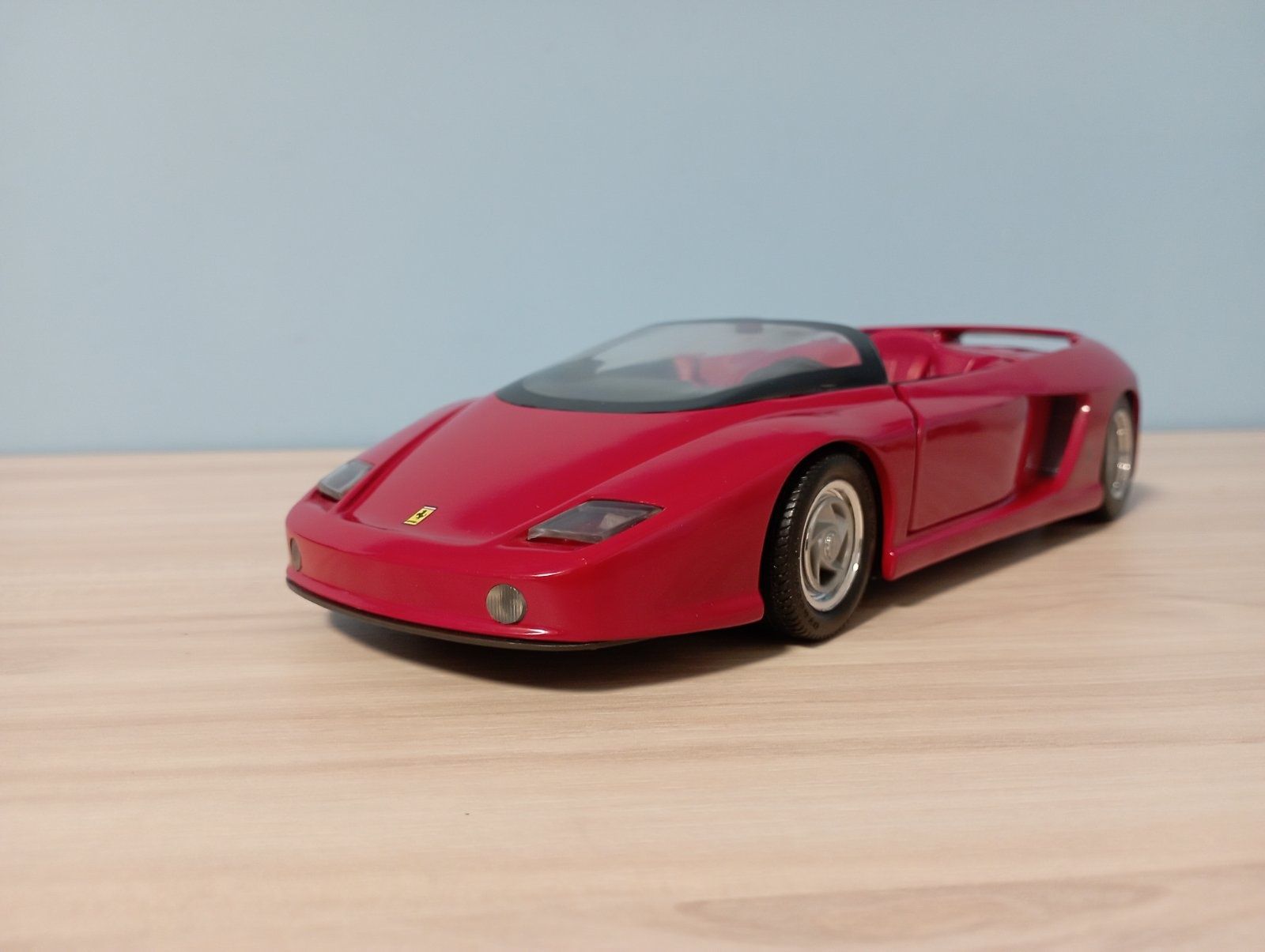 Ferrari Mython 1:18  Revell