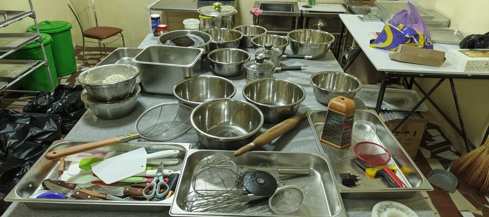 Kastrolka,padnos,qozon,pichoq,rezina kapkirla