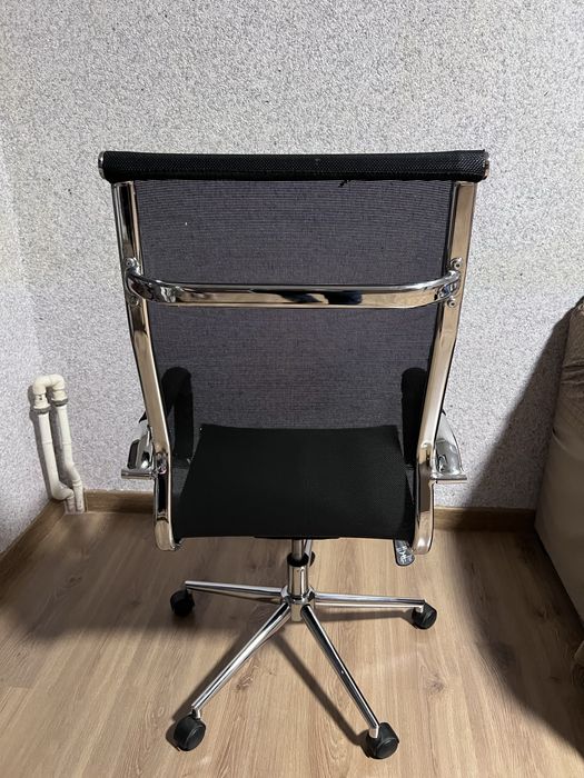 продаётся офисное кресло