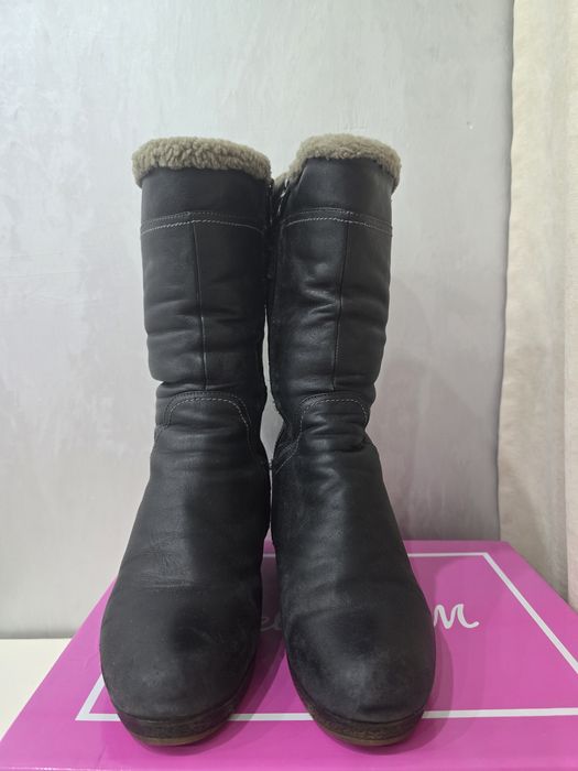 Продам зимние женские сапоги