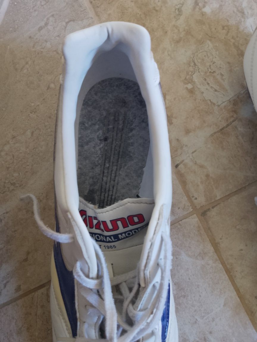 Продавам Бутонки MIZUNO 42,5