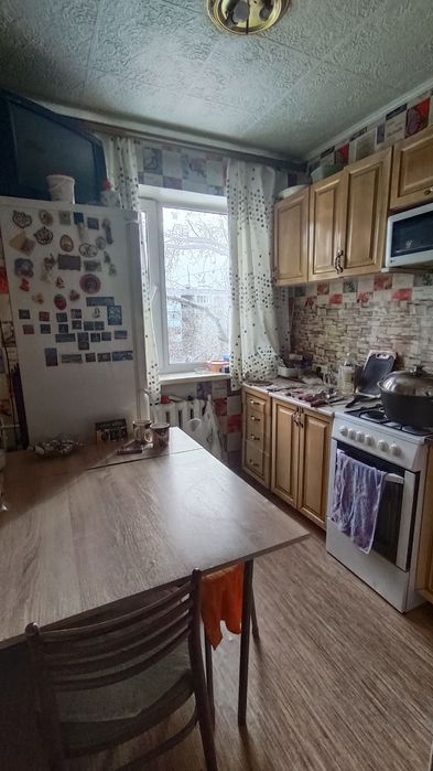 Продам 2-хкомнатную квартиру на 6 мкр д 48