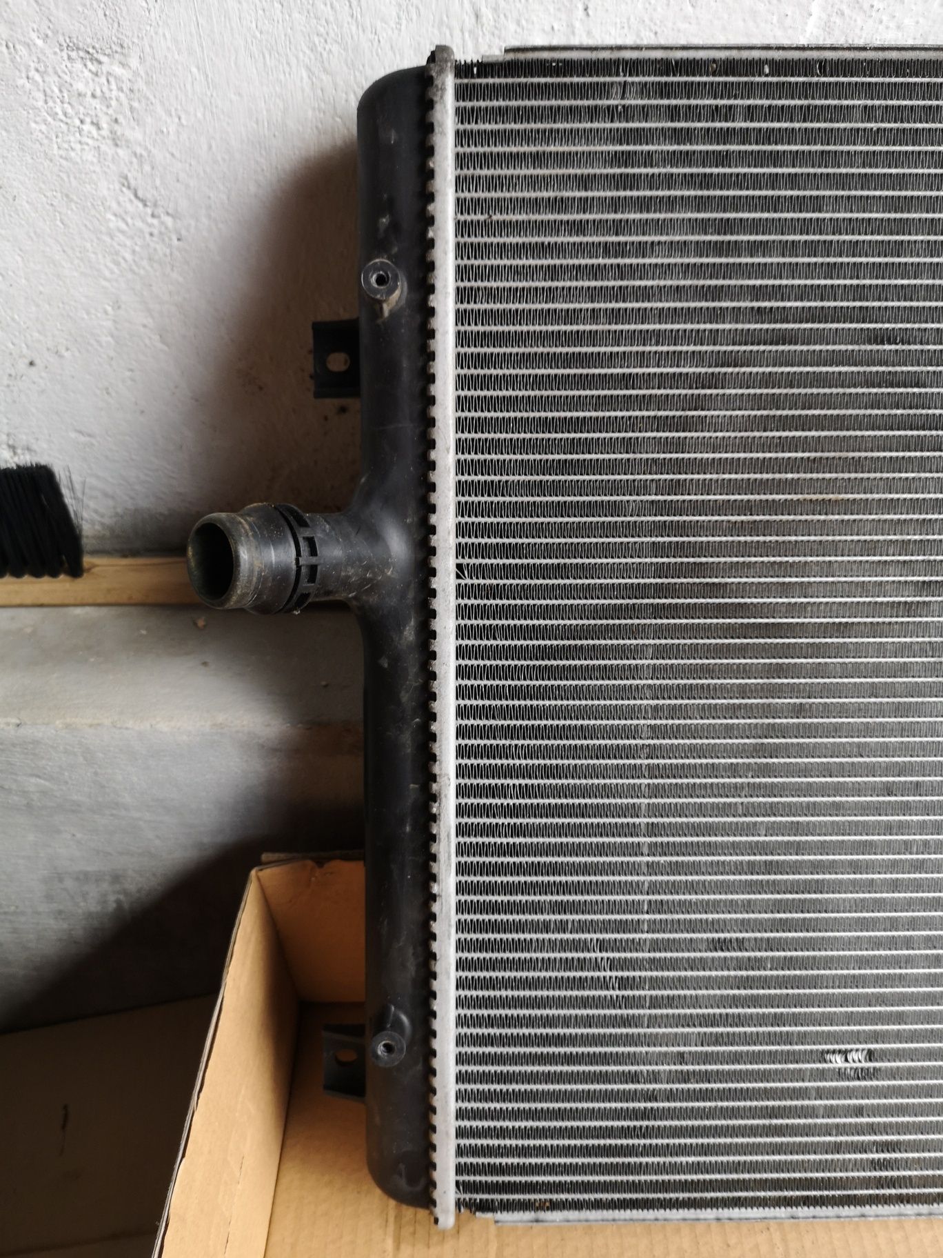 Radiator apa Volkswagen Passat B6