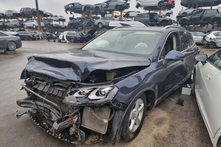 Dezmembrari VW Touareg 7P 2011 motor 3.0tdi CASA  Dezmembrez piese planetara perna compresor aripa stanga dreapta cayenne