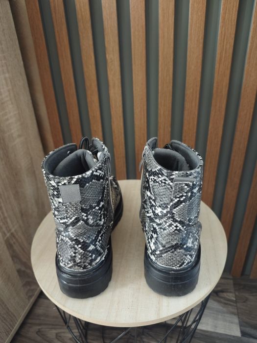 Зимни дамски боти