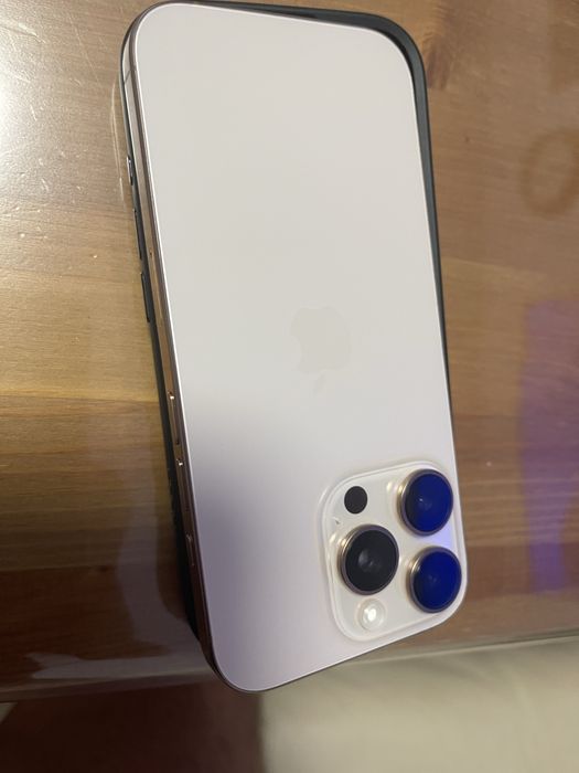 Iphone 16 pro gold