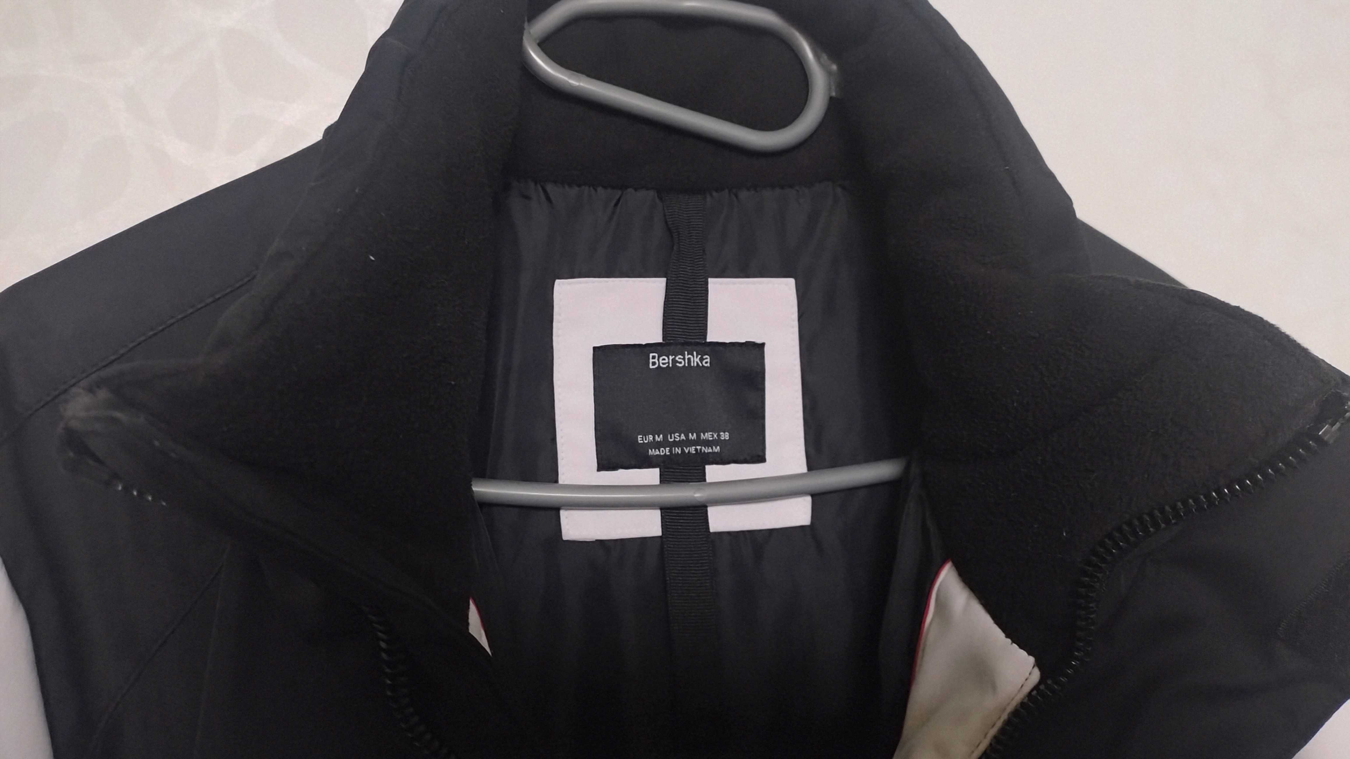 Зимно яке Bershka
