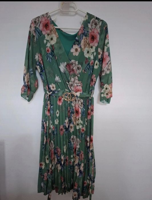 Rochie eleganta cu imprimeu floral