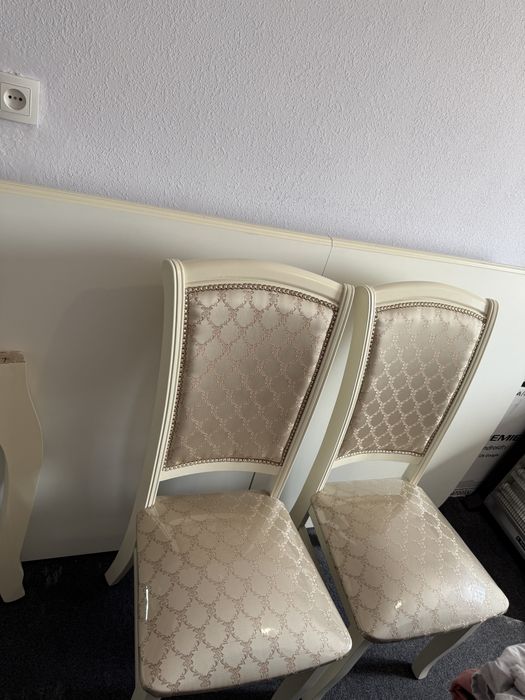 Стол трансформер с 10 стульями, в очень хорошем состоянии