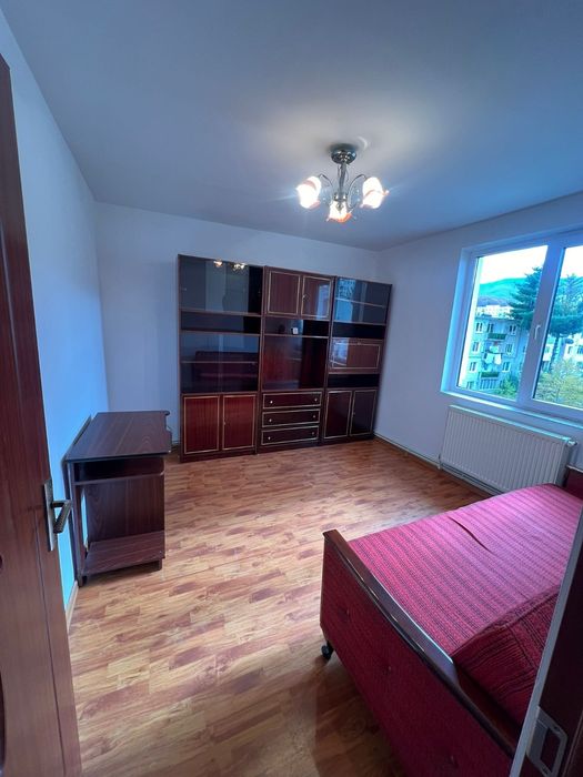 Vand apartament 2 camere
