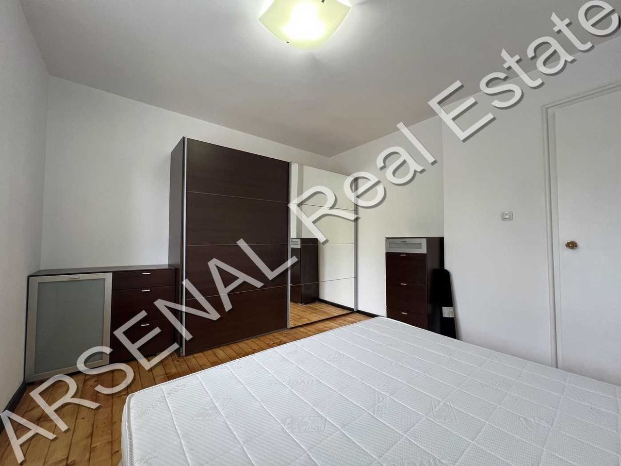 Дава се под наем Етаж от къща в София, Център - 120 кв.м за 1050 € - Снимка #5
