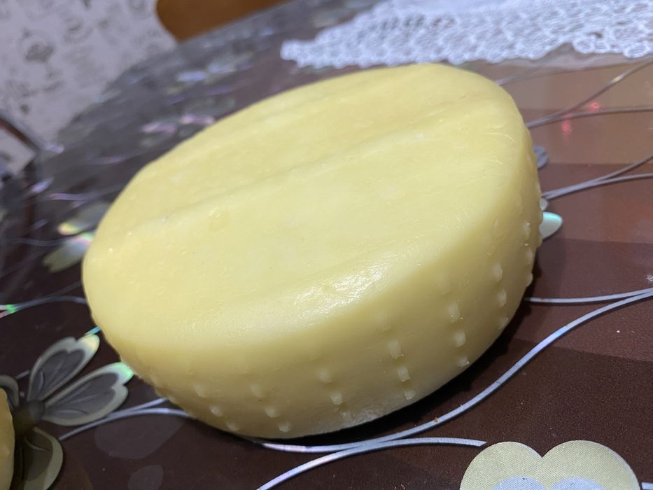 Vand caș opărit din lapte de vacă