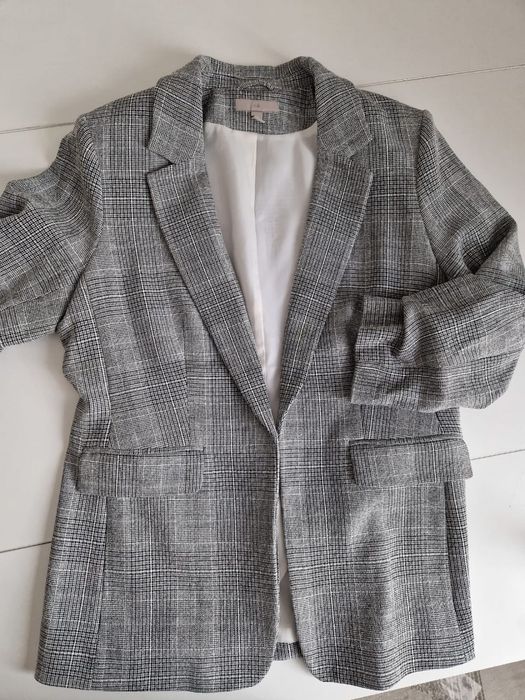 Пиджак шикарный стильный