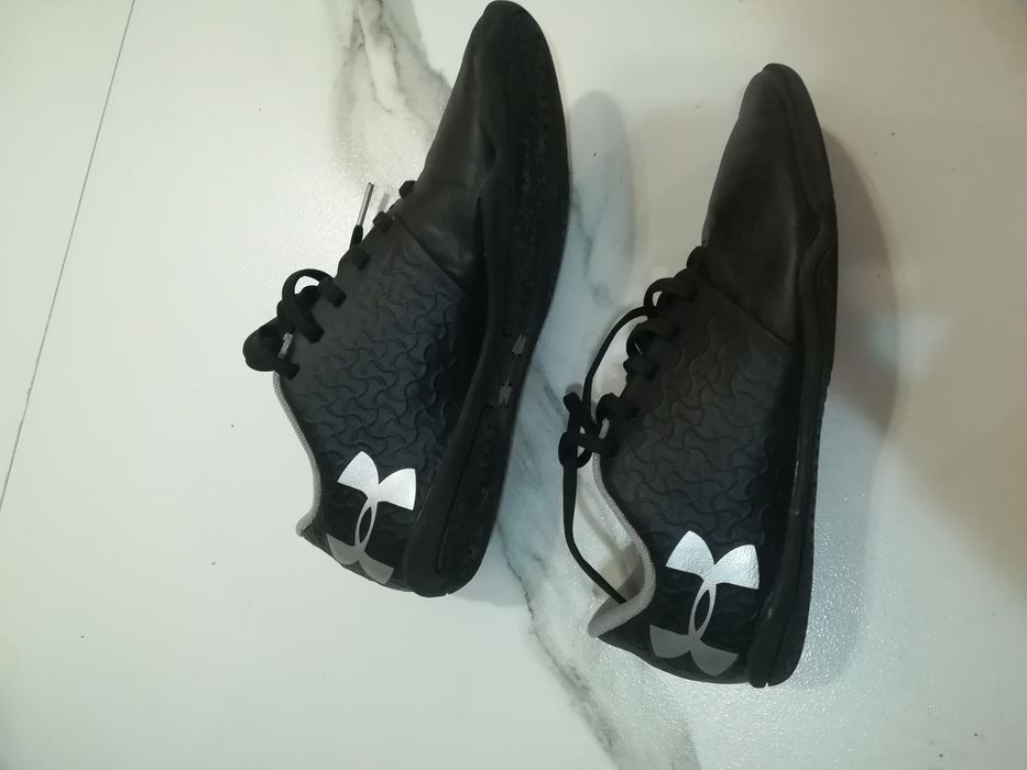 Нови маркови стоножки за футбол номер 33