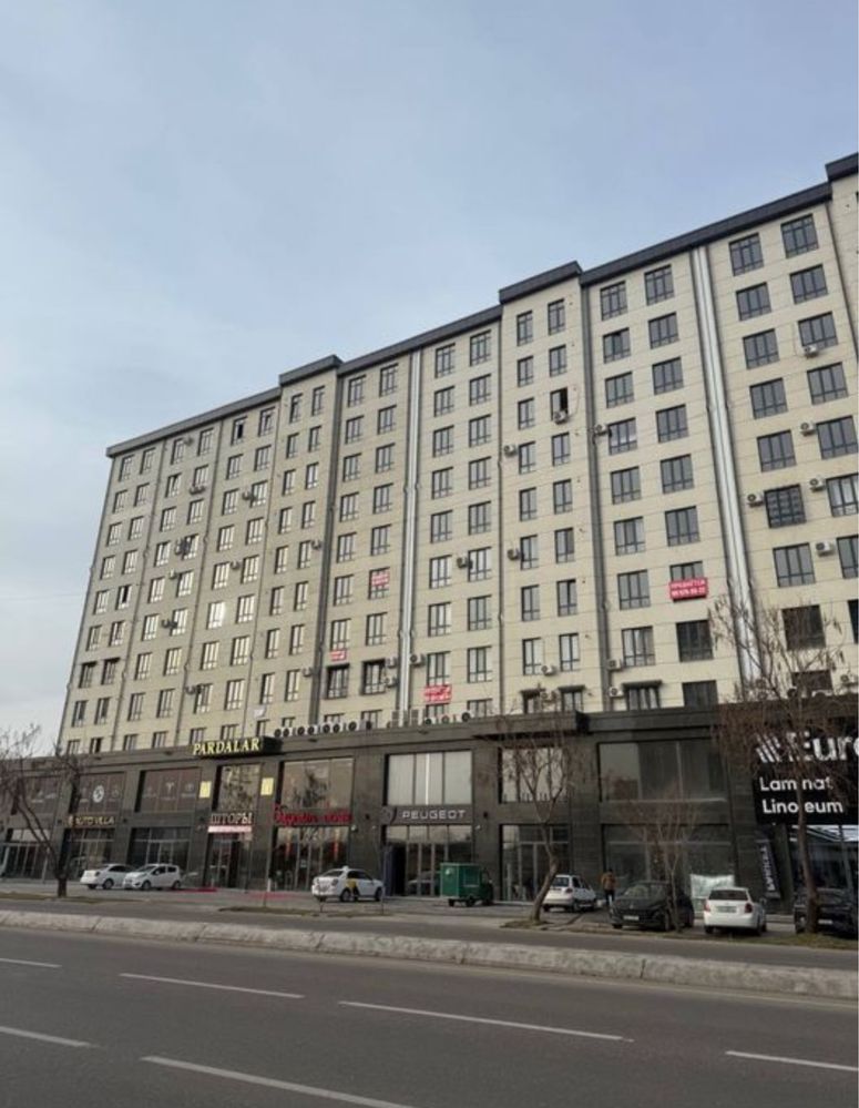Kvartira SROCHNA sotiladi 131 m2