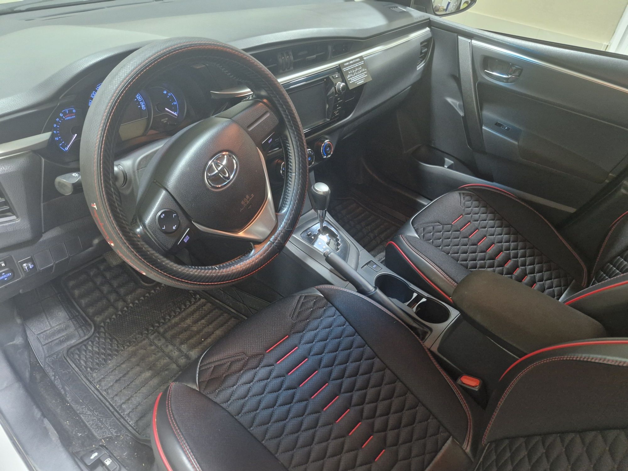 Продам свой автомобиль "TOYOTA COROLLA"  2015 года выпуска.