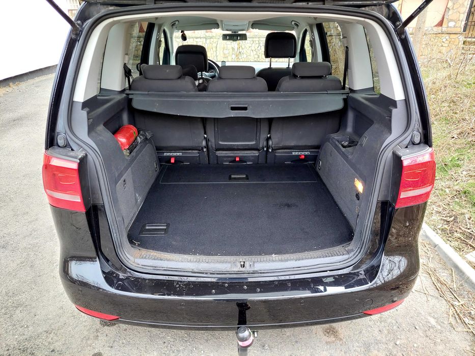 Volkswagen Touran-automată-DSG-      2.0 TDI bluemotion.