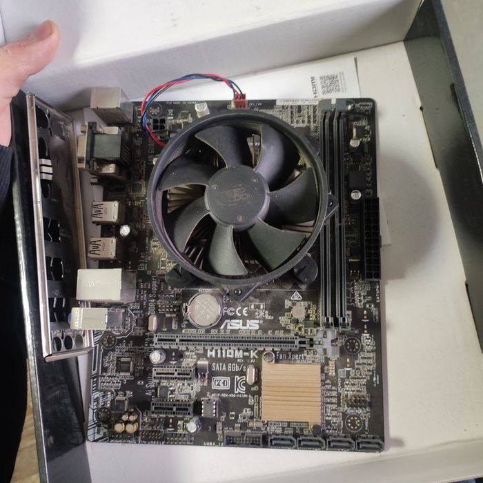 материнская плата, процессор и кулер охладжления