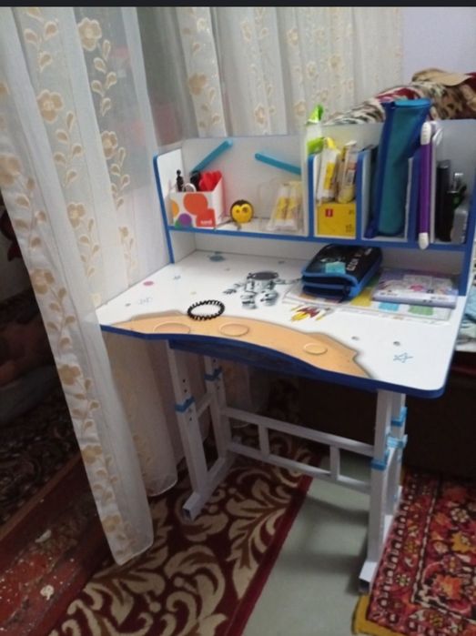 Детская парта новая