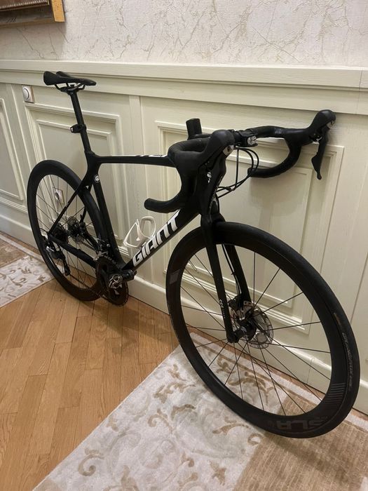 Продам карбоновый шоссейный велосипед Giant TCR